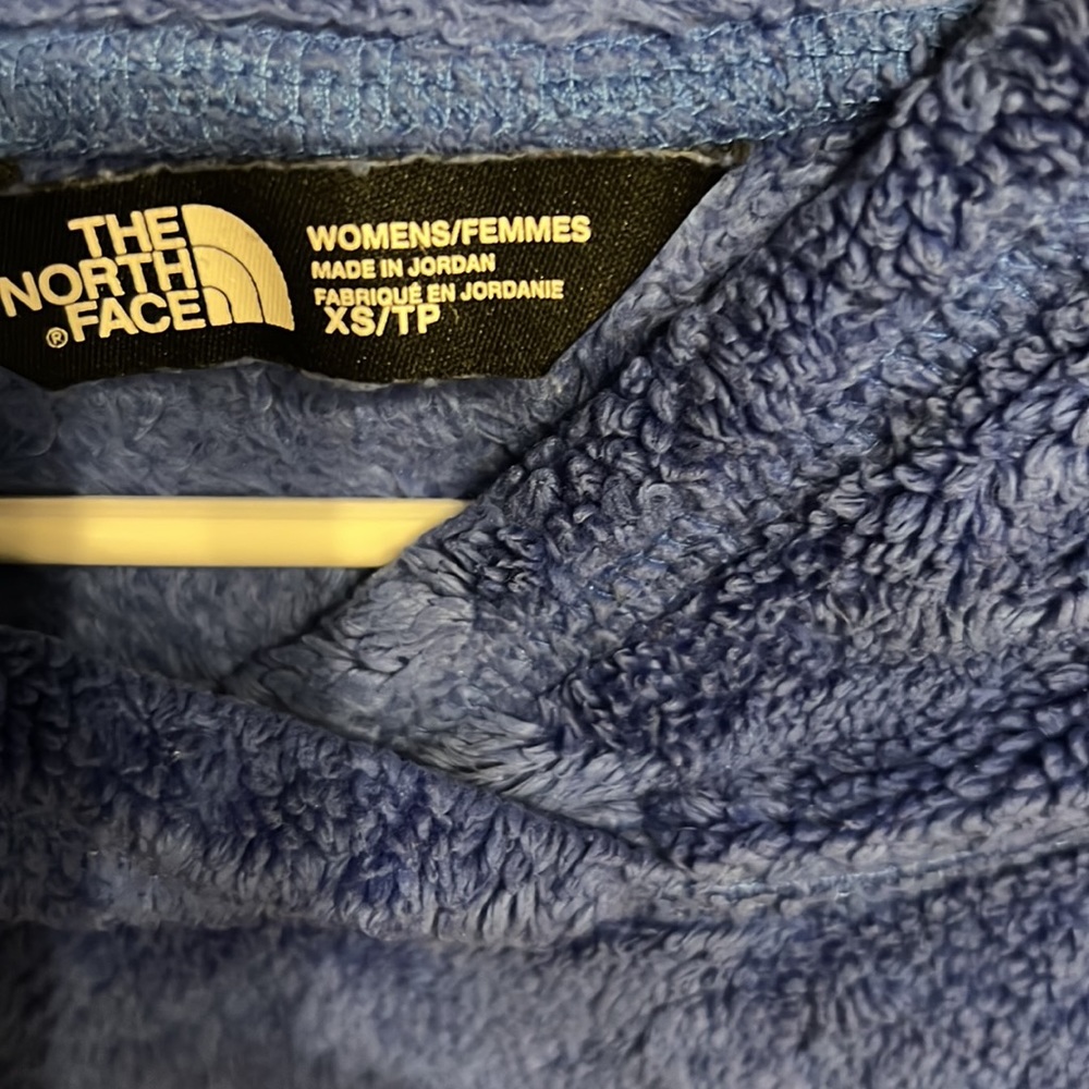 North Face Pullover. Size XS fits like a small - Picture 3 of 4